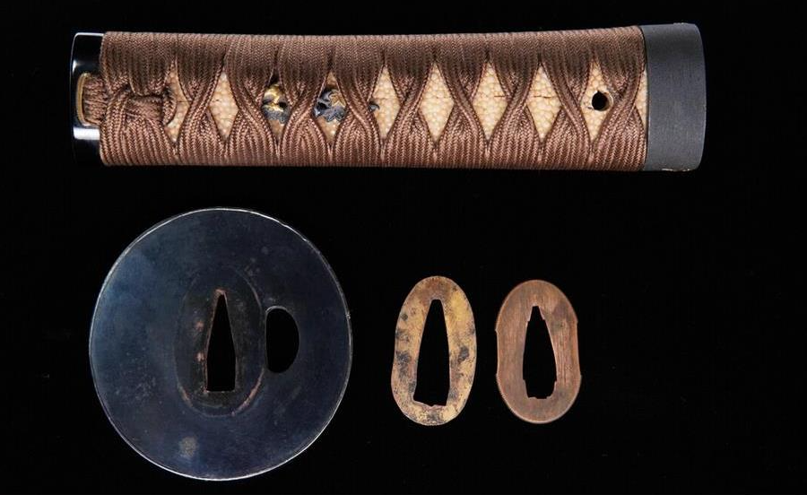 Japanese Sword Wakizashi 46.36cm Onizuka Yoshikuni 鬼塚吉国 Edo era 1500s Certificate