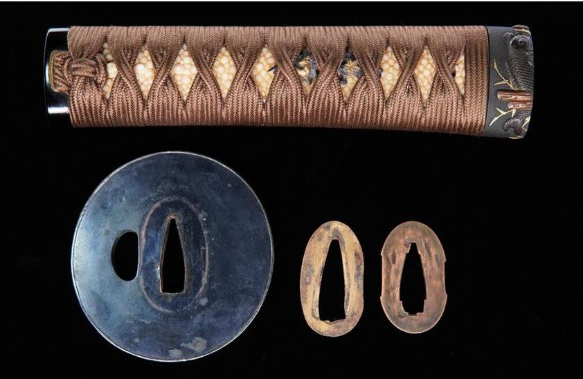 Japanese Sword Wakizashi 46.36cm Onizuka Yoshikuni 鬼塚吉国 Edo era 1500s Certificate